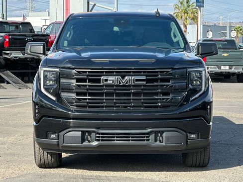 Used 2023 GMC Sierra 1500 Elevation w/ LPO, Elevation Black Package image 9