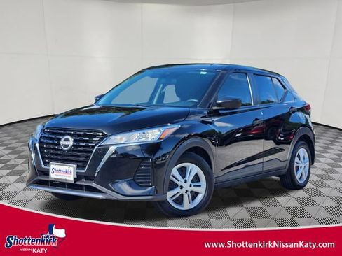 Used 2022 Nissan Kicks S FWD image 1