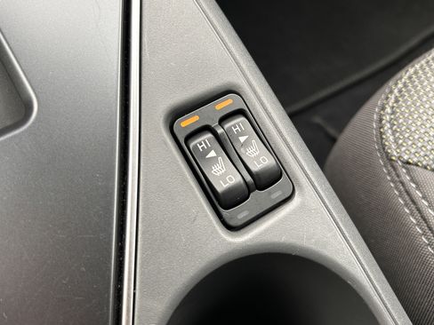 Used 2024 Subaru Crosstrek 2.0i Premium image 17