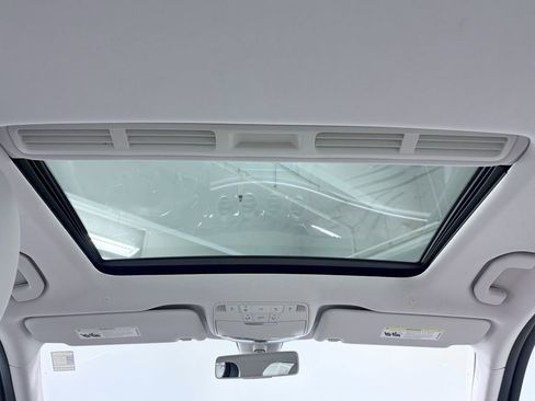 Used 2017 Mercedes-Benz E 300 4MATIC image 12