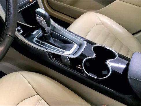 Used 2014 Ford Fusion SE w/ Equipment Group 202A image 13