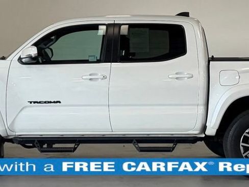 Used 2023 Toyota Tacoma TRD Sport AWD/4WD image 2