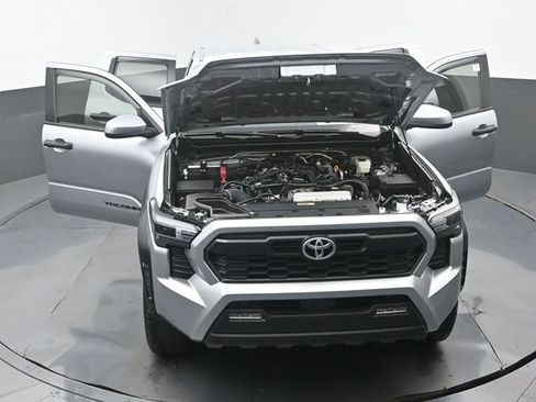 Used 2025 Toyota Tacoma TRD Off-Road image 33