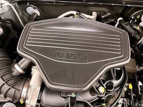 Used 2024 Chevrolet Blazer LT FWD image 31