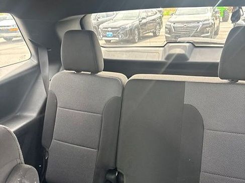 Used 2023 Chevrolet Traverse LT AWD/4WD image 19