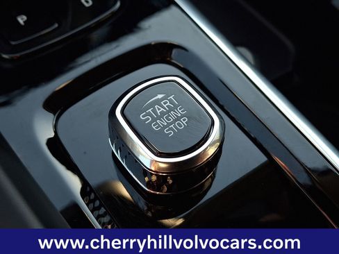 Certified 2025 Volvo XC60 B5 Plus image 24