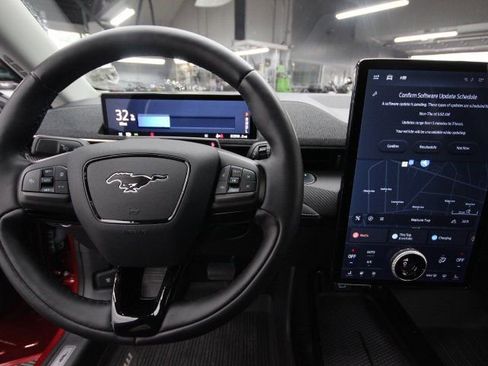 Used 2021 Ford Mustang Mach-E Premium image 15