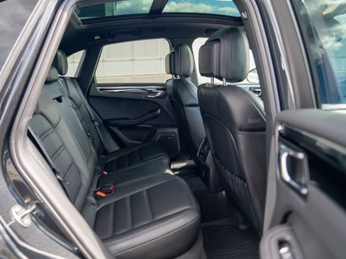 Certified 2026 Porsche Macan AWD/4WD image 24