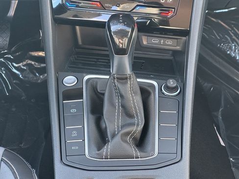 New 2026 Volkswagen Jetta SE FWD image 12