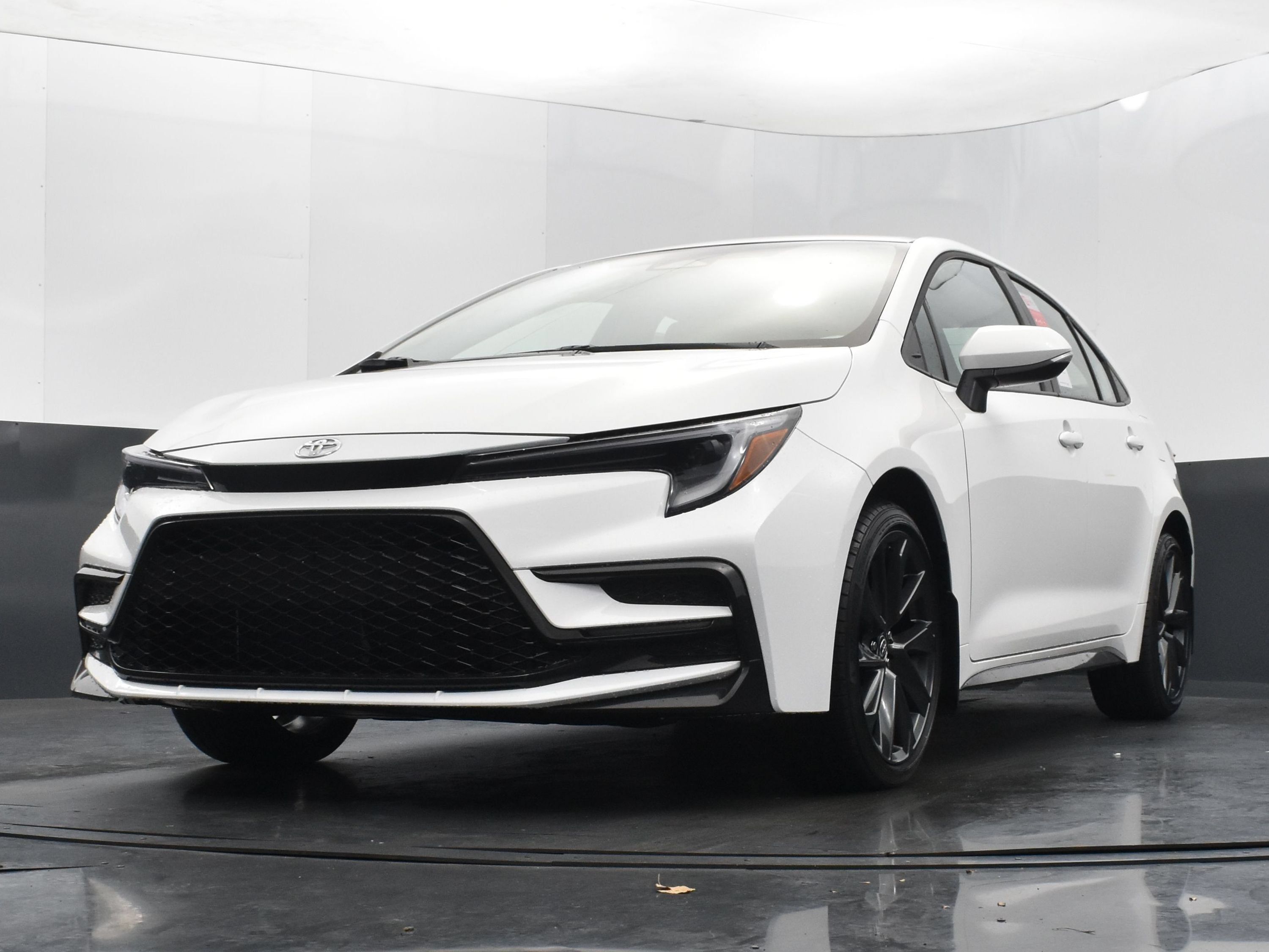 Used 2026 Toyota Corolla SE FWD image 36