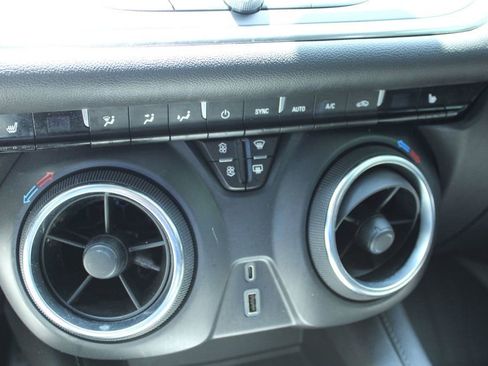 Used 2022 Chevrolet Blazer LT FWD image 15