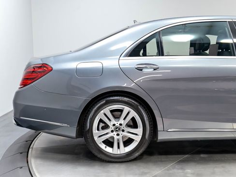 Used 2019 Mercedes-Benz S 560 4MATIC Sedan w/ Premium Package image 19