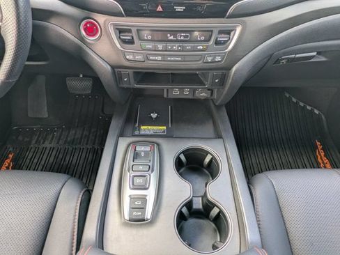 Used 2024 Honda Passport TrailSport image 19