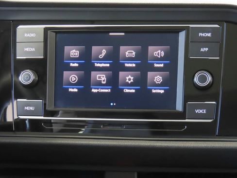 Used 2024 Volkswagen Jetta SE FWD image 12