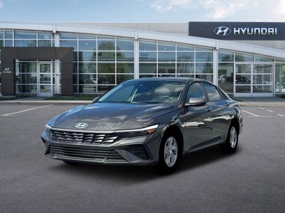 New 2026 Hyundai Elantra SE