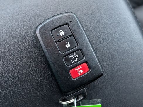 Used 2018 Toyota RAV4 SE w/ Power Extra Value Package FWD image 31