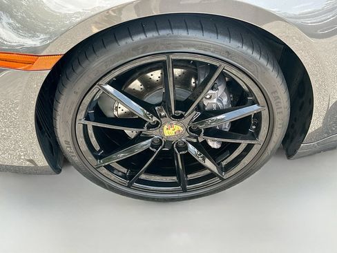 Used 2020 Porsche 911 Carrera RWD image 31
