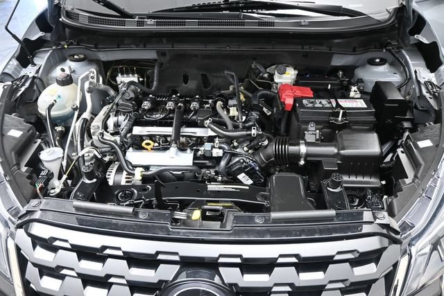 Used 2024 Nissan Kicks SR w/ SR Premium Package FWD image 38