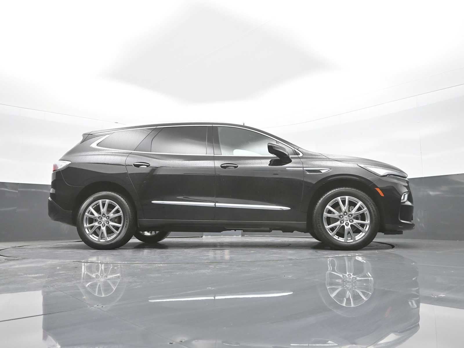 Used 2023 Buick Enclave Essence w/ Experience Buick Package FWD image 41
