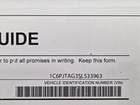 Certified 2025 Jeep Gladiator Sport image 33