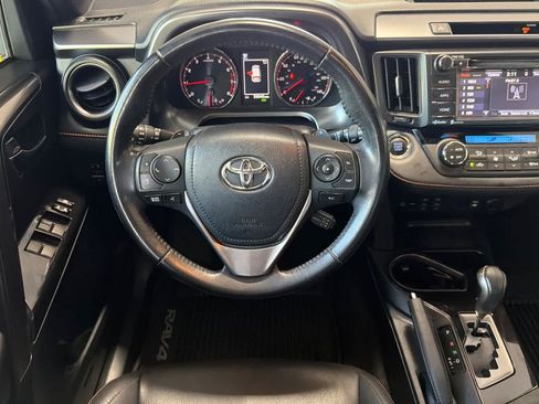 Used 2018 Toyota RAV4 SE w/ Power Extra Value Package FWD image 14