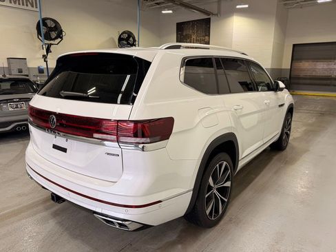 Used 2024 Volkswagen Atlas SEL Premium R-Line image 6