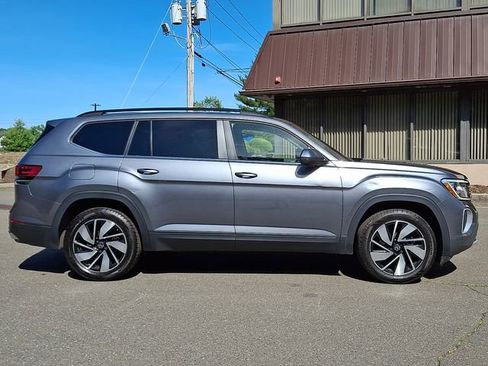 Certified 2024 Volkswagen Atlas SE w/ Panoramic Sunroof Package AWD/4WD image 12