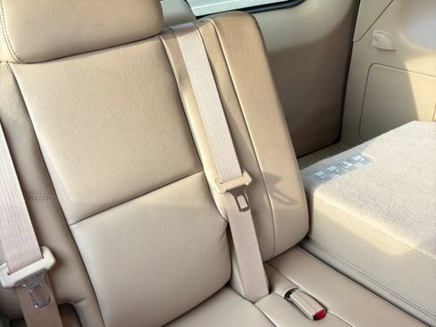 Used 2011 Cadillac Escalade Premium AWD/4WD image 25