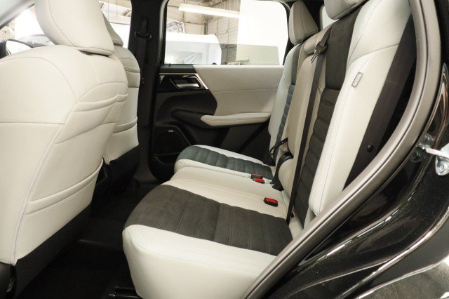 New 2026 Mitsubishi Outlander SE FWD image 23