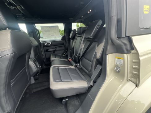 New 2026 Ford Bronco Outer Banks AWD/4WD image 32