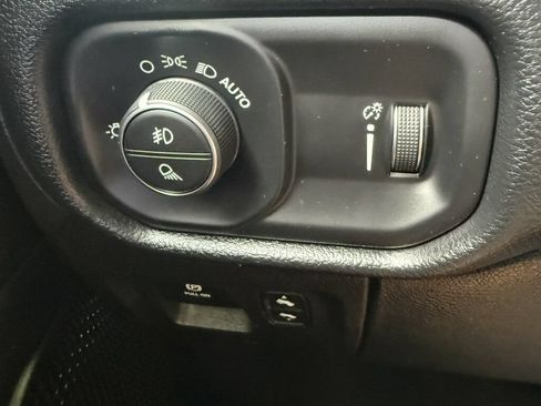 Used 2021 RAM 1500 Big Horn AWD/4WD image 34