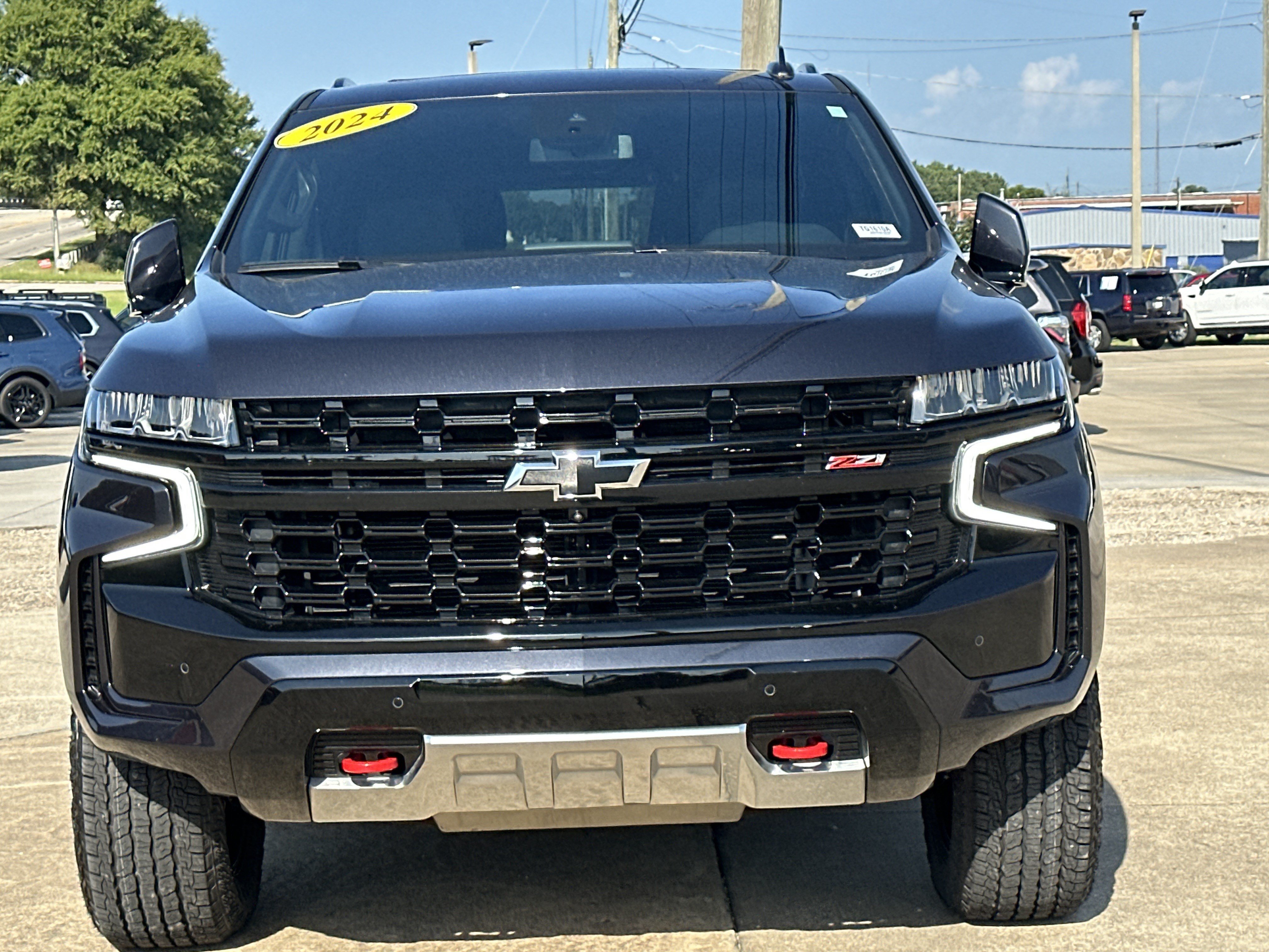 Certified 2024 Chevrolet Tahoe Z71 w/ Luxury Package AWD/4WD image 2