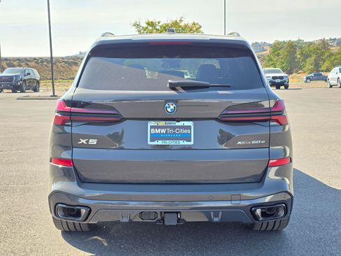 New 2026 BMW X5 xDrive50e w/ M Sport Package AWD/4WD image 5