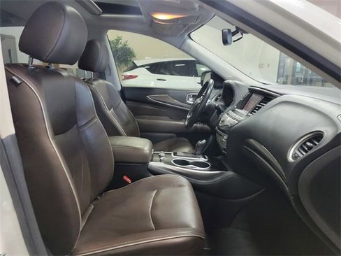 Used 2018 INFINITI QX60 Base w/ Premium Plus Package image 16