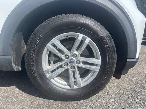 Used 2021 Ford Explorer XLT AWD/4WD image 10