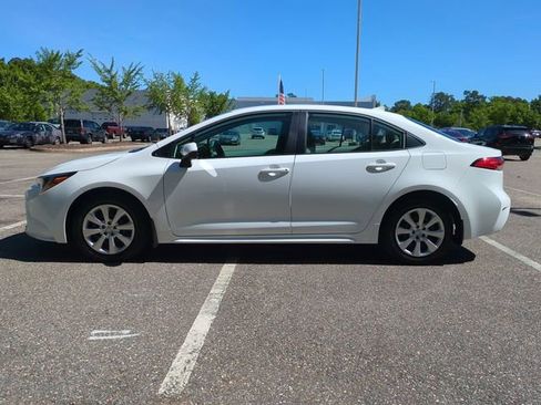Used 2025 Toyota Corolla LE FWD image 7