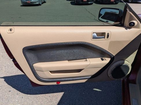 Used 2006 Ford Mustang GT Premium image 9