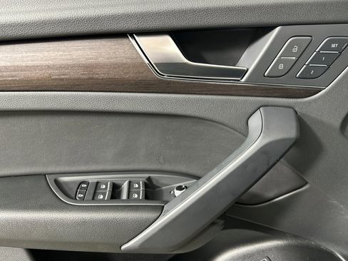 Used 2023 Audi Q5 2.0T Premium w/ Convenience Package image 10