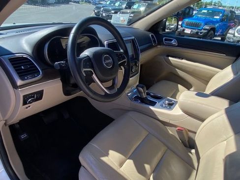 Used 2018 Jeep Grand Cherokee Limited AWD/4WD image 13