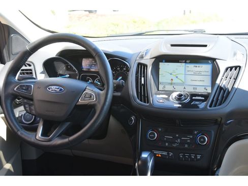 Used 2018 Ford Escape Titanium FWD image 17