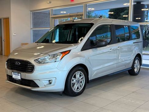 Used 2019 Ford Transit Connect XLT FWD image 4