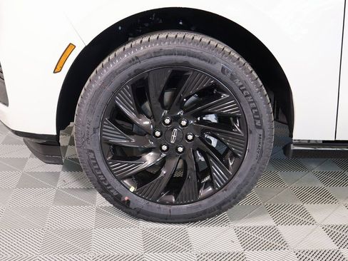 New 2026 Lincoln Navigator Reserve w/ Jet Appearance Package AWD/4WD image 19