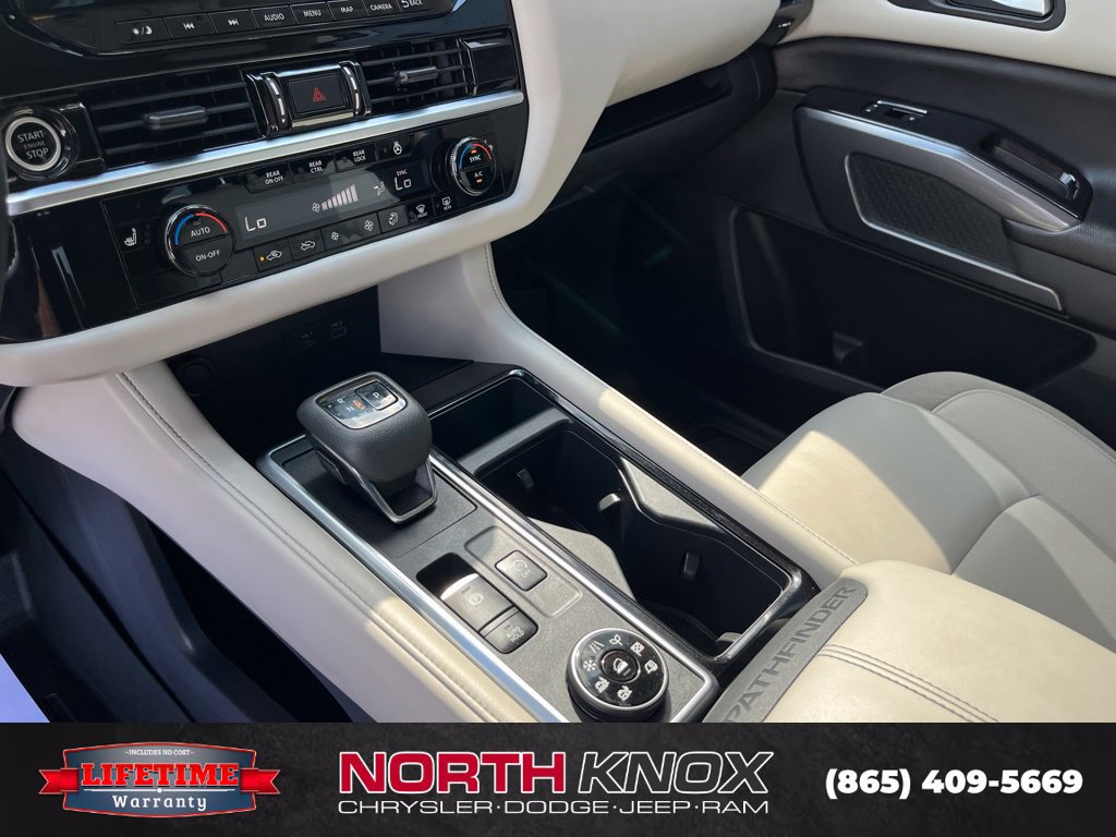 Used 2022 Nissan Pathfinder SL w/ SL Black Package AWD/4WD image 11