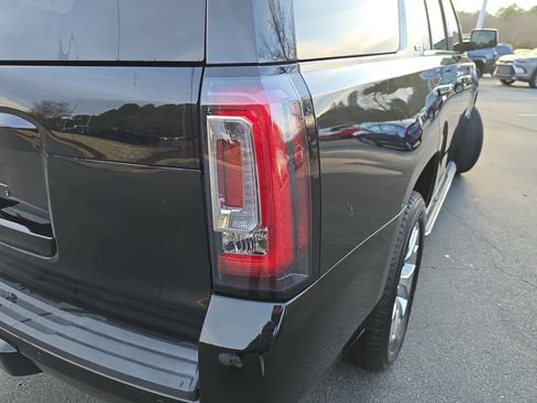 Used 2016 GMC Yukon SLT w/ HD Trailering Package image 36