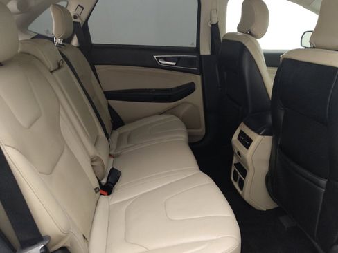 Used 2019 Ford Edge Titanium w/ Equipment Group 301A FWD image 19