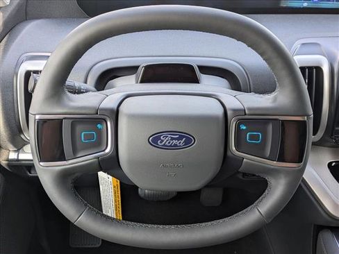 New 2025 Ford Expedition Active image 10