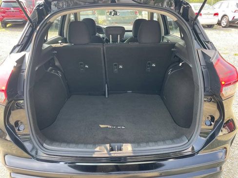 Used 2021 Nissan Kicks SV FWD image 26