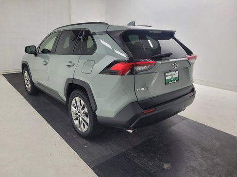 Used 2019 Toyota RAV4 XLE Premium w/ All Weather Liner Package AWD/4WD image 5