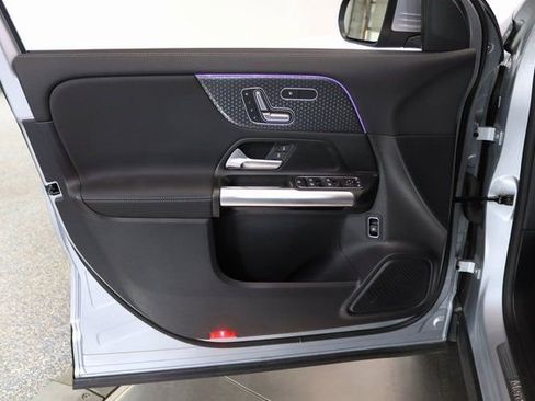 Certified 2025 Mercedes-Benz GLA 250 4MATIC image 17