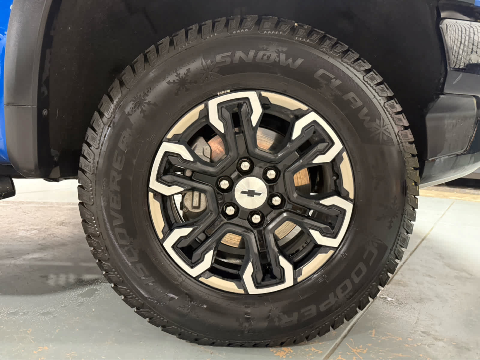 Used 2023 Chevrolet Silverado 1500 ZR2 w/ Technology Package AWD/4WD image 8